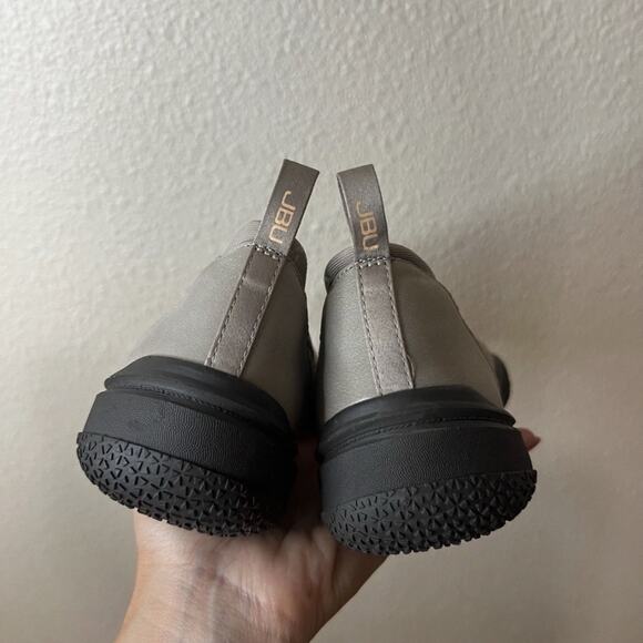 JBU Emma Womens Size 7M Light Taupe Perforated Slip On Comfort Flats NEW - Picture 5 of 8